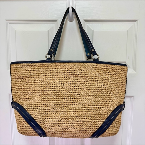 Coach Legacy Vintage Straw Tote in Natural with Navy Leather Trim and Turnlock - Picture 5 of 17